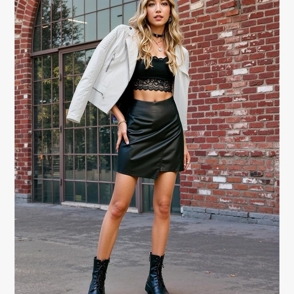 BNWOT Olivia Miller White Faux Leather Zip Up Moto Biker Jacket M - never worn!